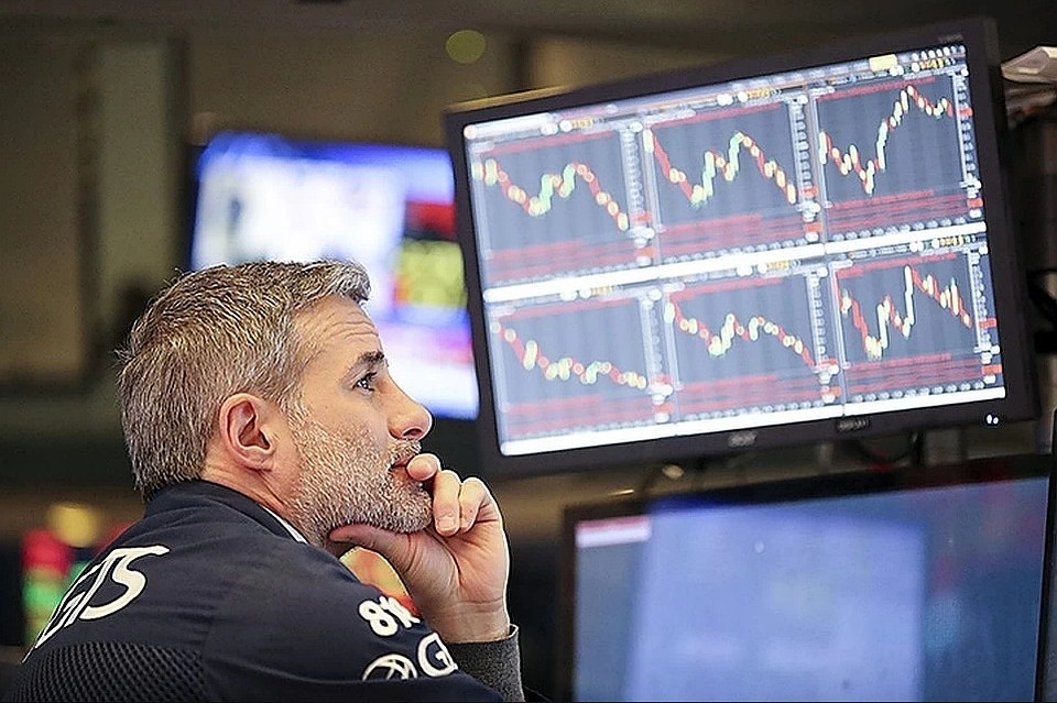 Цены на нефть снизились после продолжительного роста