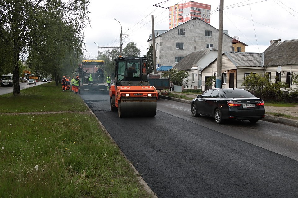 Ремонт ведут на двух участках: от улицы Кислородной до дома №134, а также от улицы III Интернационала до улицы Литейной.