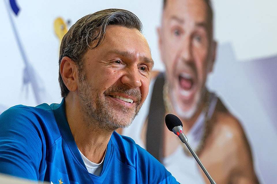 Сергей Шнуров сочинил злой стишок про Пригожина