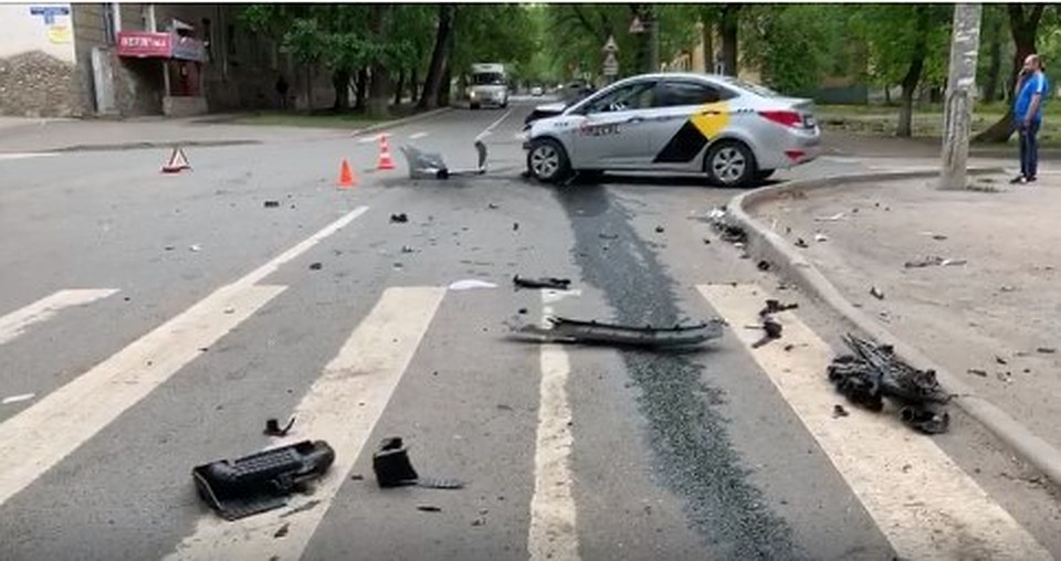 Стоп-кадр из видео с места аварии