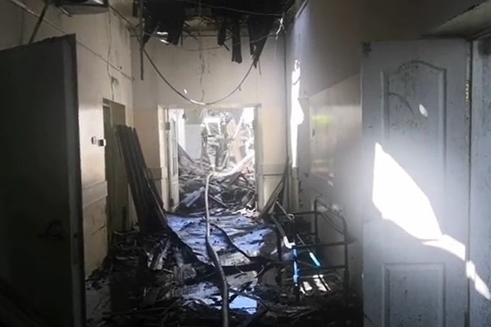 Главный корпус Партизанской городской больницы пострадал после пожара. Фото: скриншот с видео vestiprim.ru