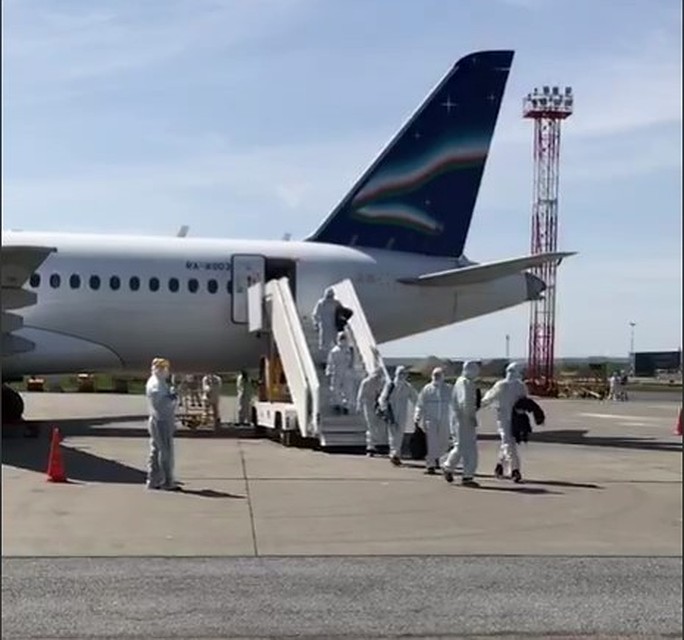 Вот в таких костюмах доставлялись в Пермь наши земляки.