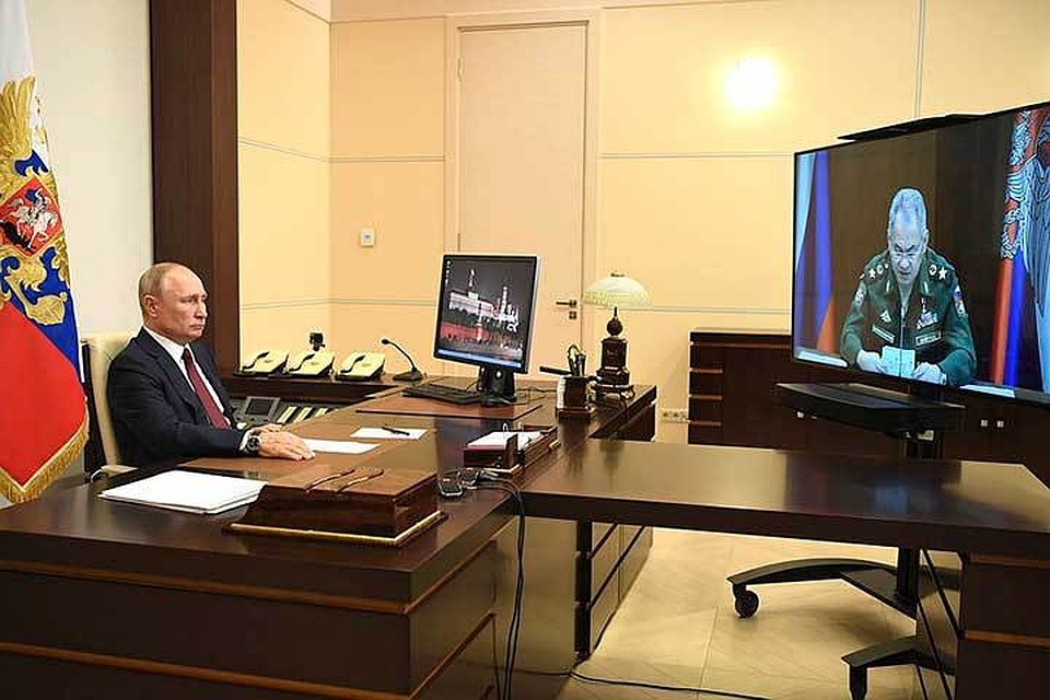 Рабочая встреча президента РФ Владимира Путина с министром обороны России Сергеем Шойгу.Фото: сайт kremlin.ru