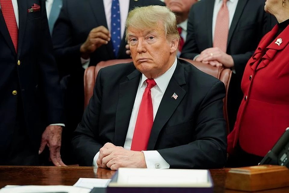 Трамп подписал указ, который может аукнуться его же твитам. Фото: Reuters