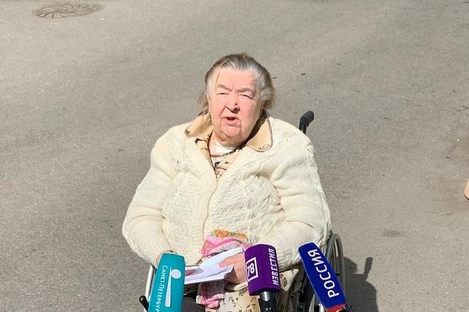 Нина Кременецкая всю жизнь проработала хирургом. Фото: пресс-служба комитета по здравоохранению Санкт-Петербурге
