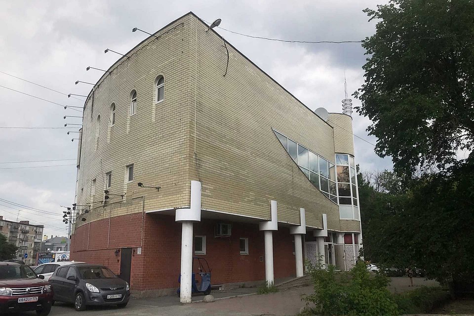 Храм временно будет находится в знаменитом «утюге»
