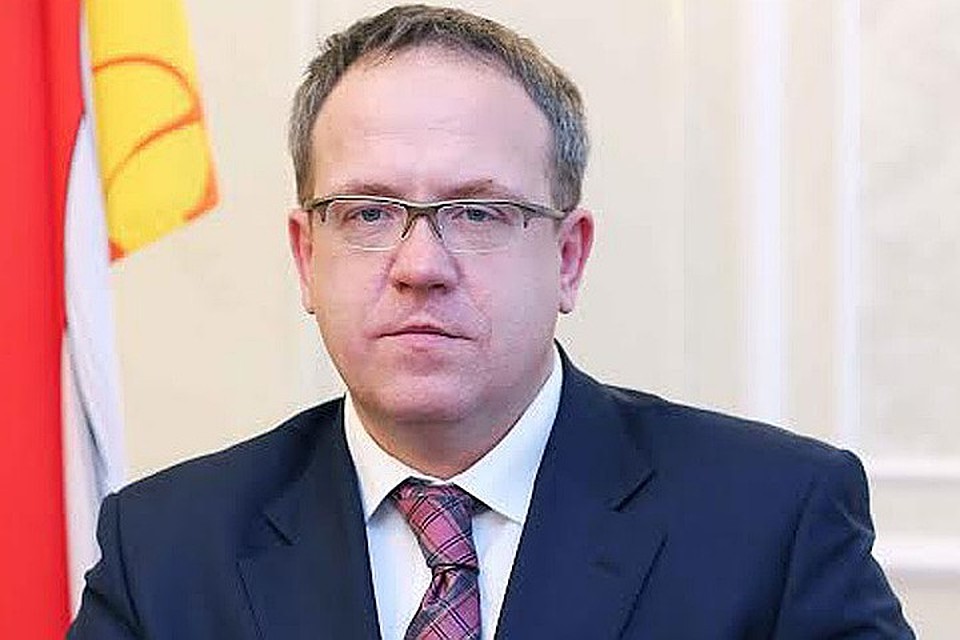 За Геннадия Швыркова проголосовало 20 депутатов, против - один.
