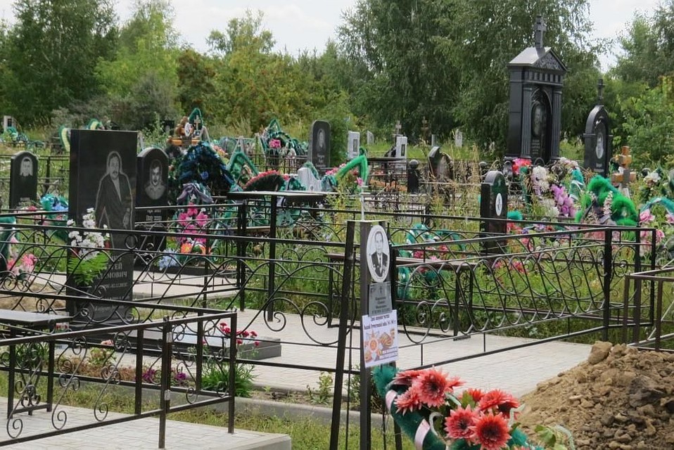 Томские кладбища почти месяц были закрыты для посещений.