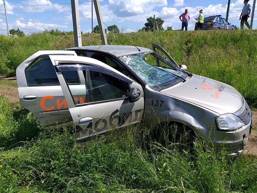 Виновником аварии оказался 37-летний местный житель, таксист.