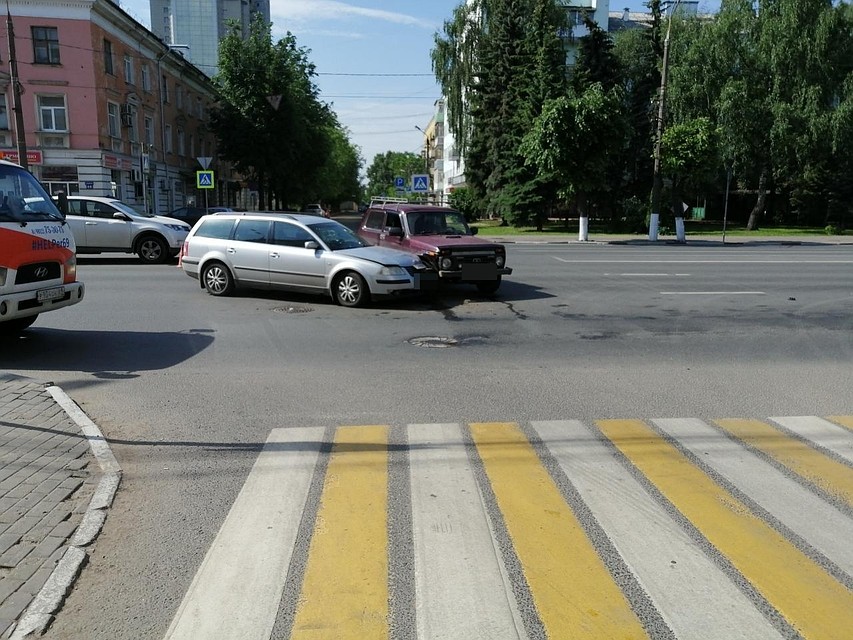 Водитель "Нивы" бросил машину и сбежал с места ДТП Фото: УГИБДД России по Тверской области