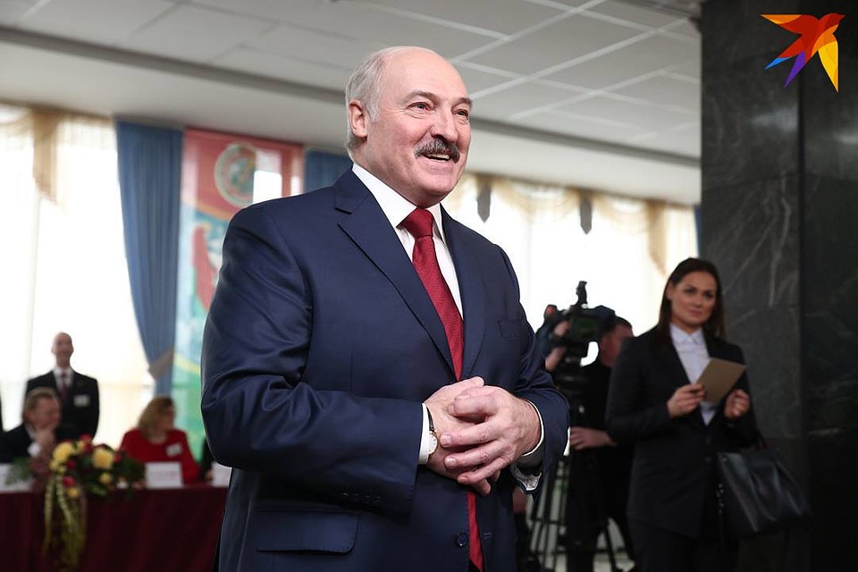 Во время визита на «Гродно-Азот» президент прокомментировал ситуацию с коронавирусом в столице и регионах.