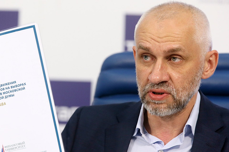 Заместитель директора Института истории и политики МПГУ, член правления Российской ассоциации политической науки (РАПН) Владимир Шаповалов. Фото: Владимир Гердо/ТАСС