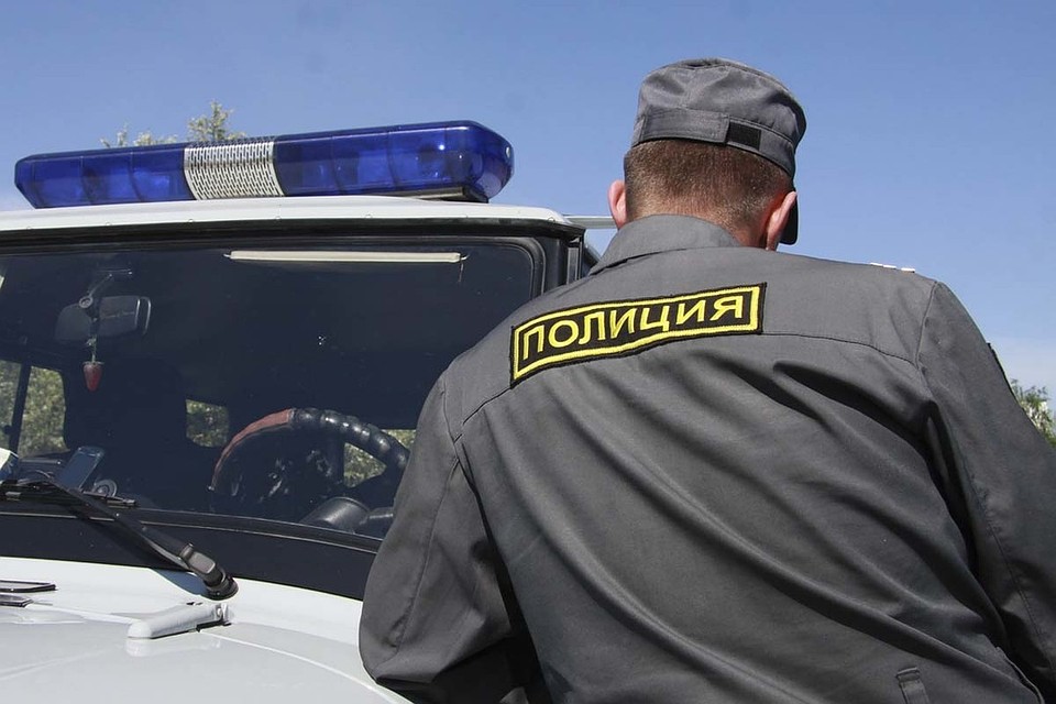 Девушка пыталась убежать от полиции.