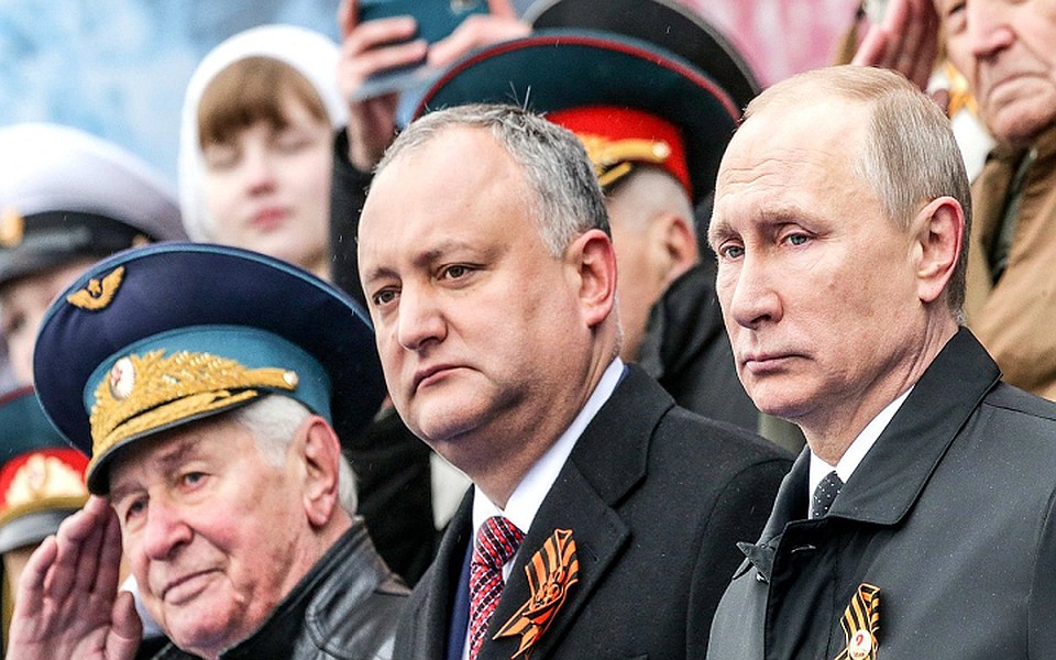 По приглашению Владимира Путина Игорь Додон примет участие в Параде Победы в Москве.