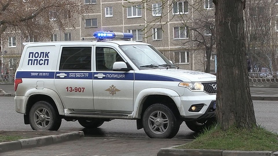 Подозрительных парней обнаружил наряд ППСП. Фото: УМВД Екатеринбурга