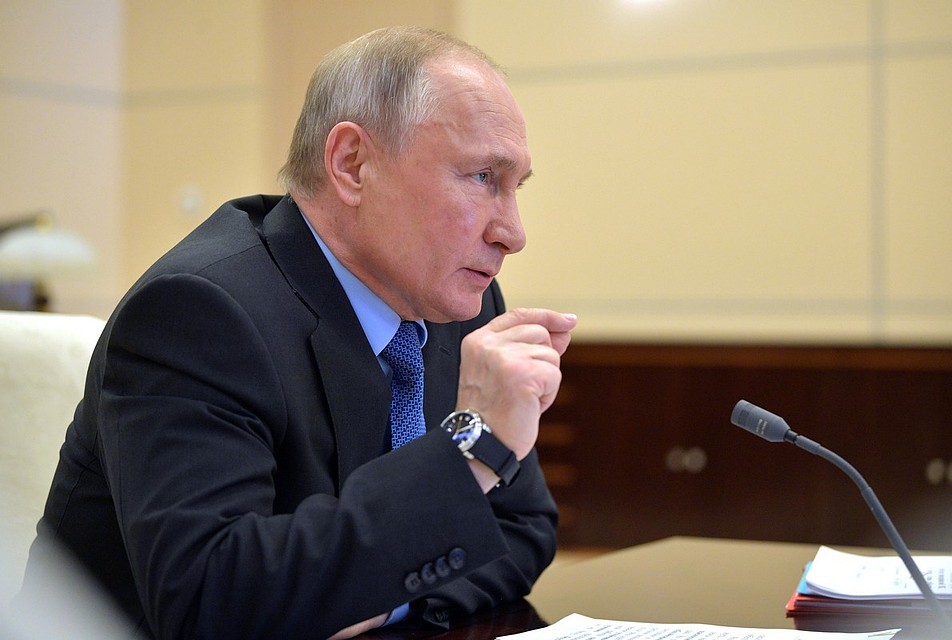 Путин: Россия никогда не забудет сражавшихся с нацистами французов