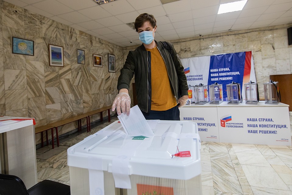 В России завершилось голосование по поправкам к Конституции