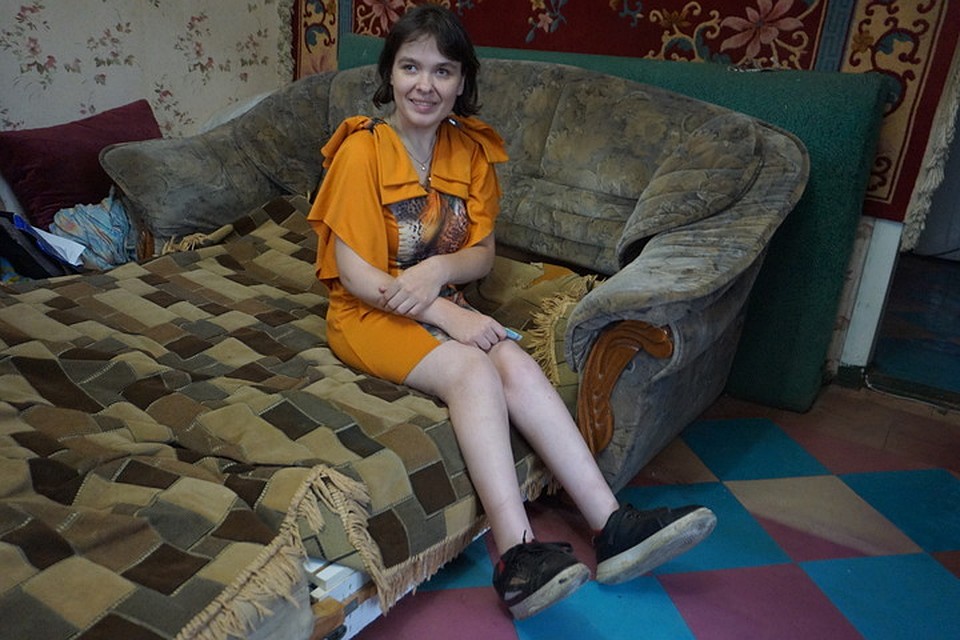 Алина еще никогда не оставалась одна так надолго.