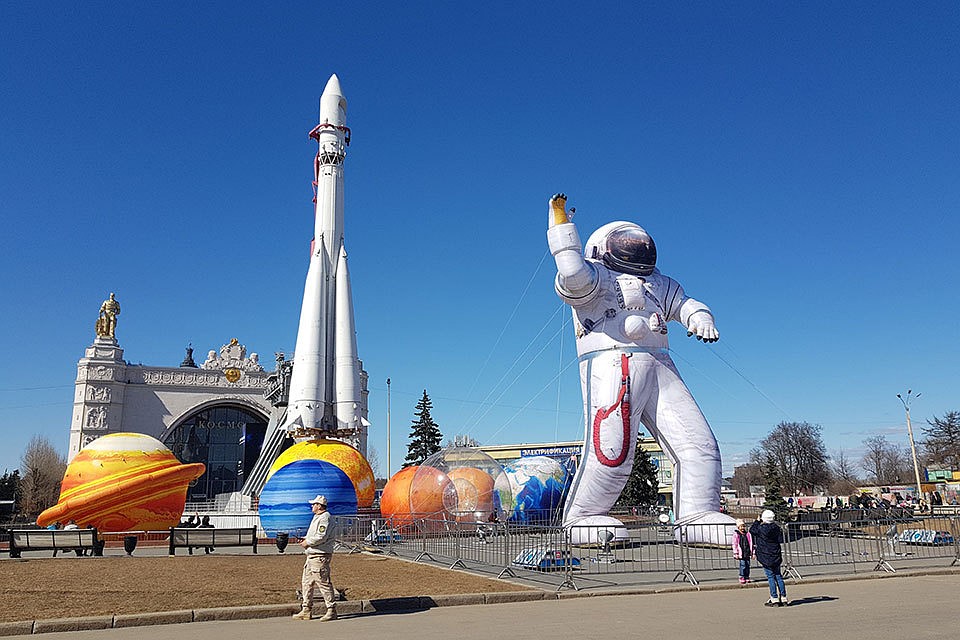Кража произошла на ВДНХ у аллеи Героев космонавтов
