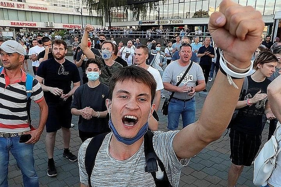 10 августа на улицы Минска снова начали выходить протестующие. В основном молодежь.