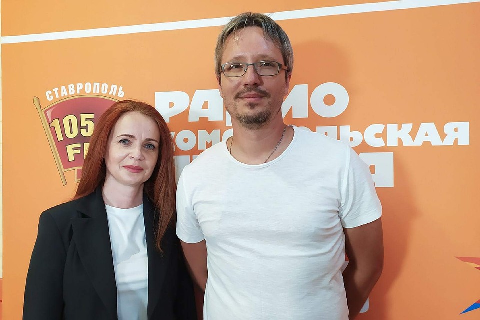 Заведующая гинекологическим отделением. Врач-акушер-гинеколог. Кандидат медицинских наук Нина Евгеньевна Хоменко. Заведующий отделением рентгенохирургических методов диагностики и лечения, врач-специалист по рентгенэндоваскулярным диагностике и лечению, врач высшей категории Олег Сергеевич Белоконь