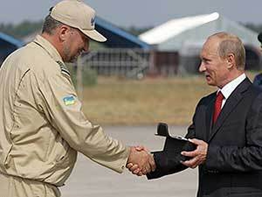 Владимир Путин наградил российских и зарубежных летчиков, тушивших лесные пожары