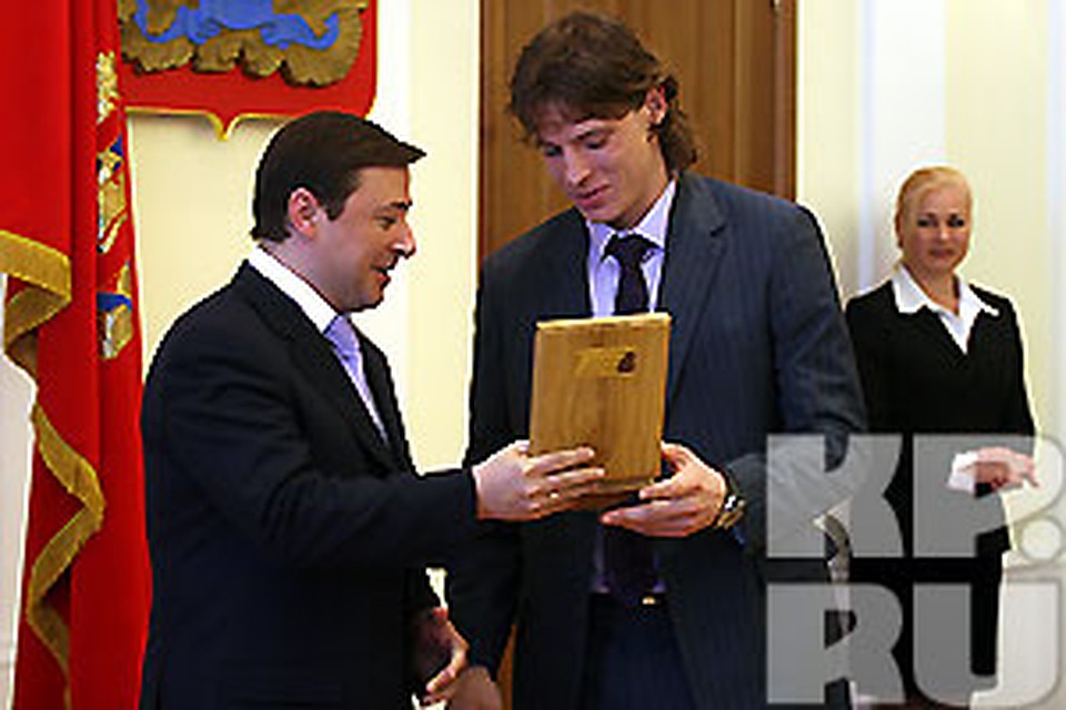 Хоккеист Александр Семин сорвал голос на победной песне!
