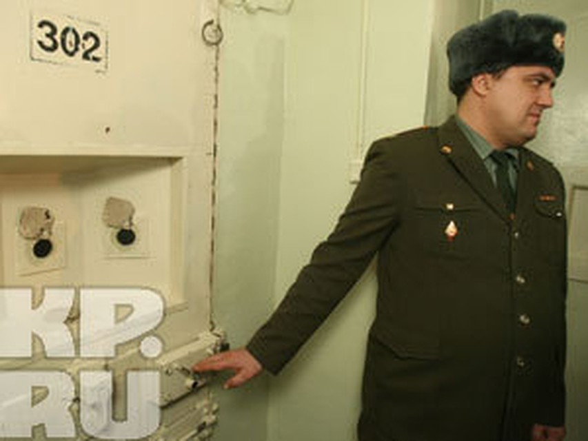Мать отправилась за решетку на девять лет, сестра - на четыре года. Педофил проведет в колонии строгого режима 14 лет.