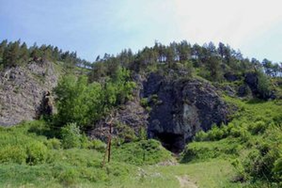 В Денисовой пещере новосибирские археологи и отыскали новый вид древних людей.