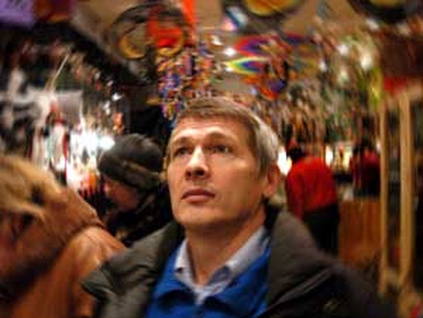 В хаосе воспоминаний - немецкий язык,<br>модели старых компьютеров, гималайские философы<br>- Николай пытается вспомнить главное: Кто я?