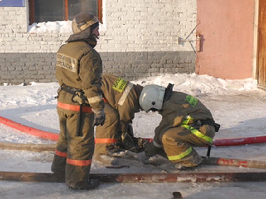 Пожарные быстро справились с огнем.