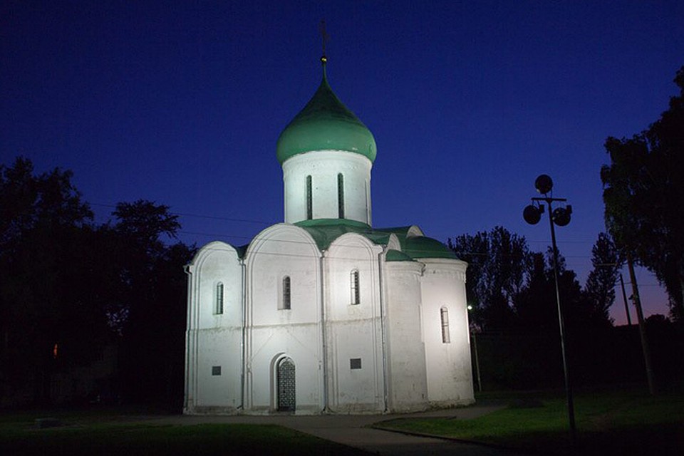 Иван Иванов