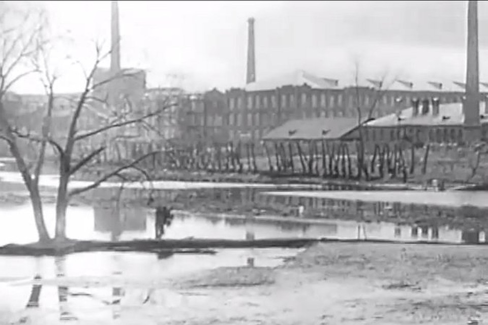 Морозовские казармы 1926 год. Кадр из фильма "Мать" Всеволода Пудовкина