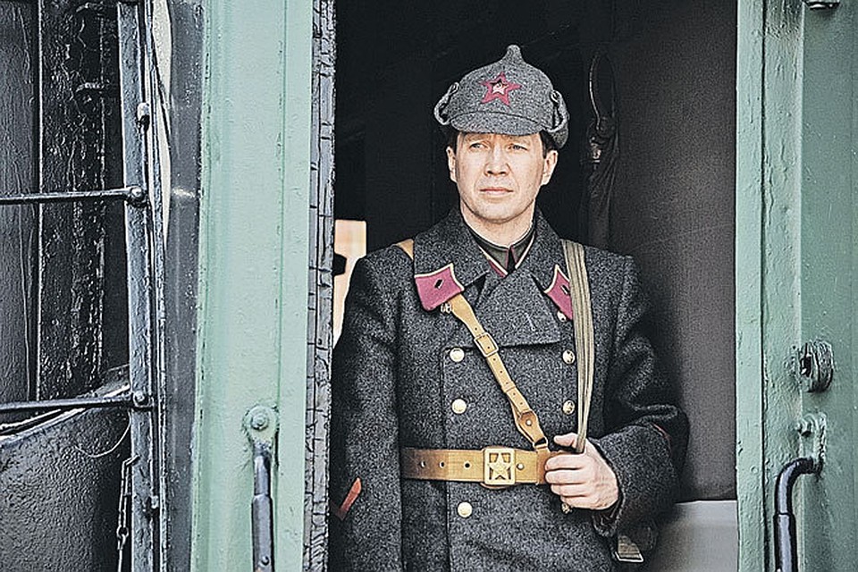 Евгению Миронову пришлось сыграть не только вора-медвежатника, но и капитана Красной армии
