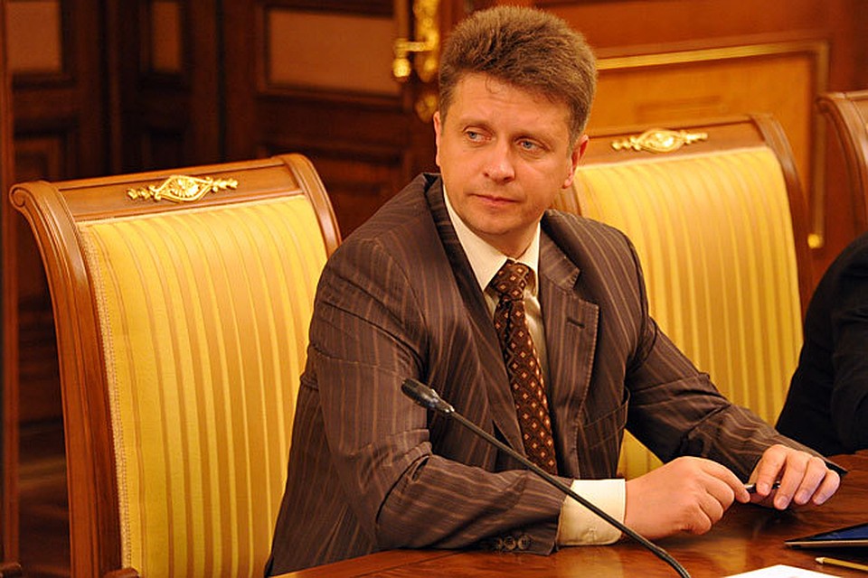 Как пояснил глава Минтранса Максим Соколов, решение о провозе жидкостей теперь в каждом индивидуальном случае будет принимать сотрудник службы безопасности аэропорта
