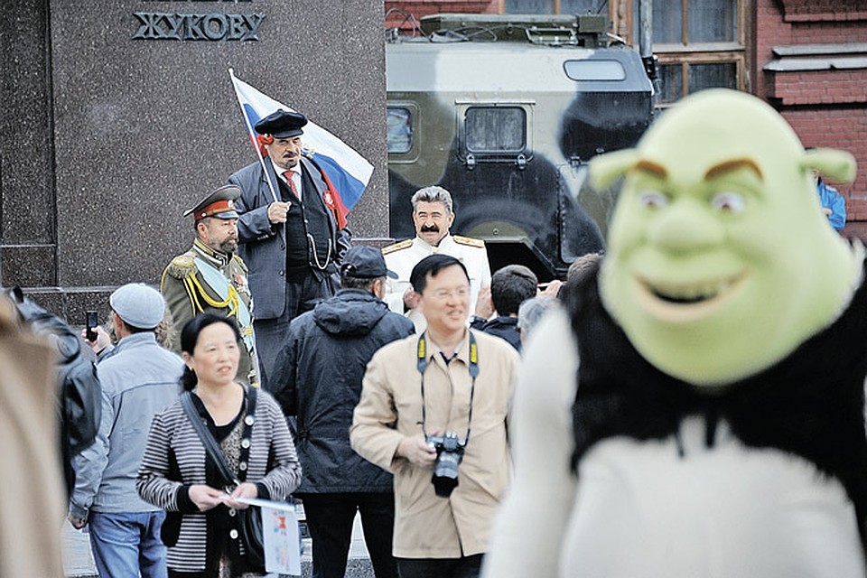 Москва - город контрастов.