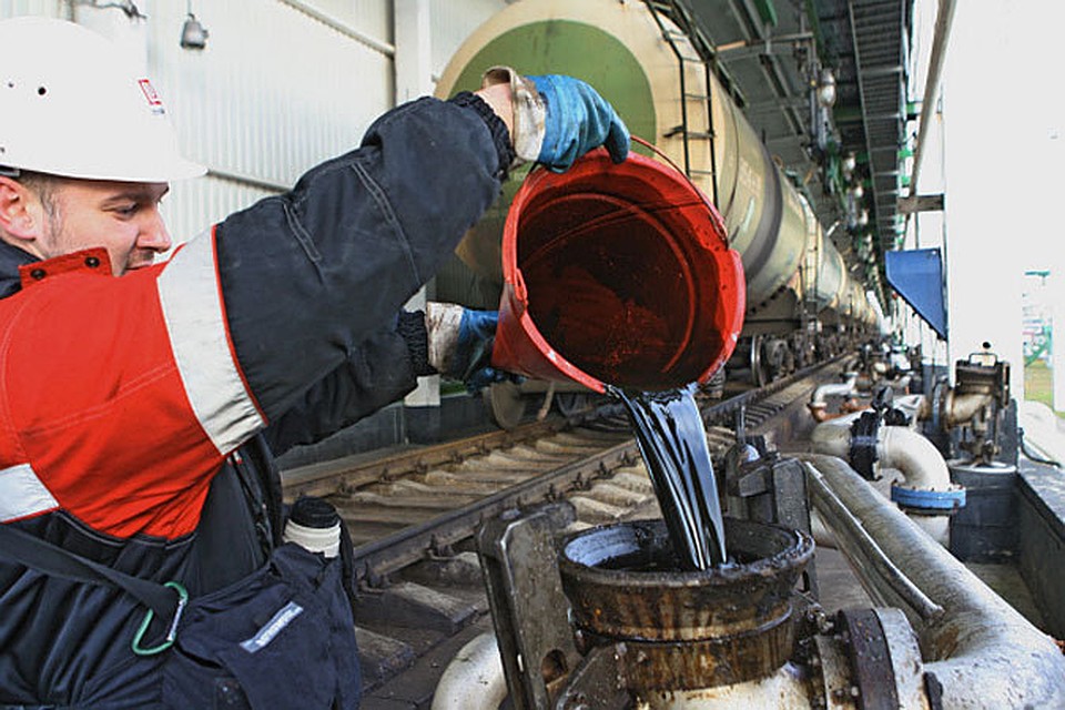 Brent подорожала в пятницу днем в надежде на сокращение добычи ОПЕК