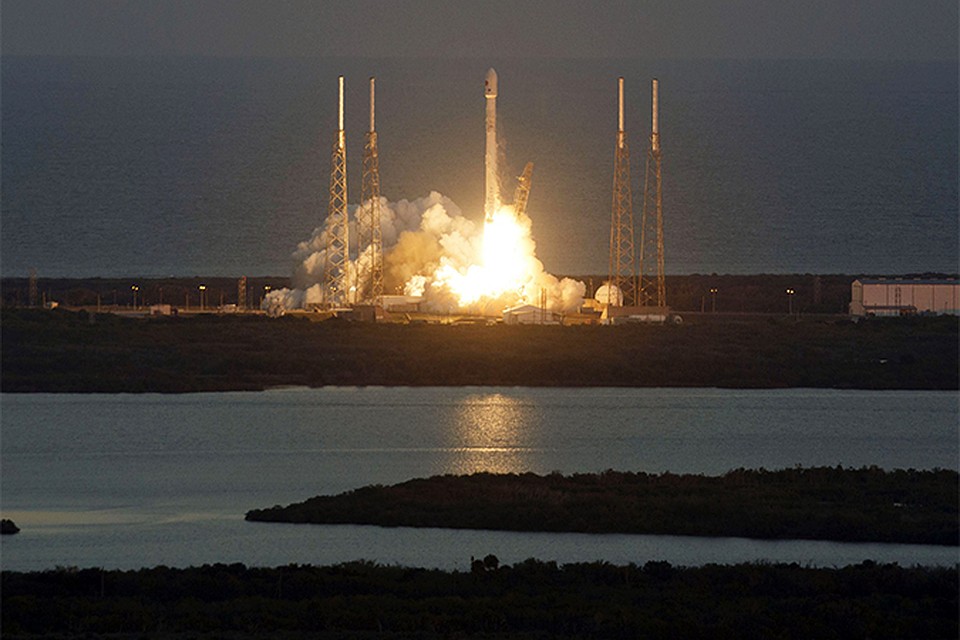 Ракета Falcon 9 стартовала с мыса Канаверал