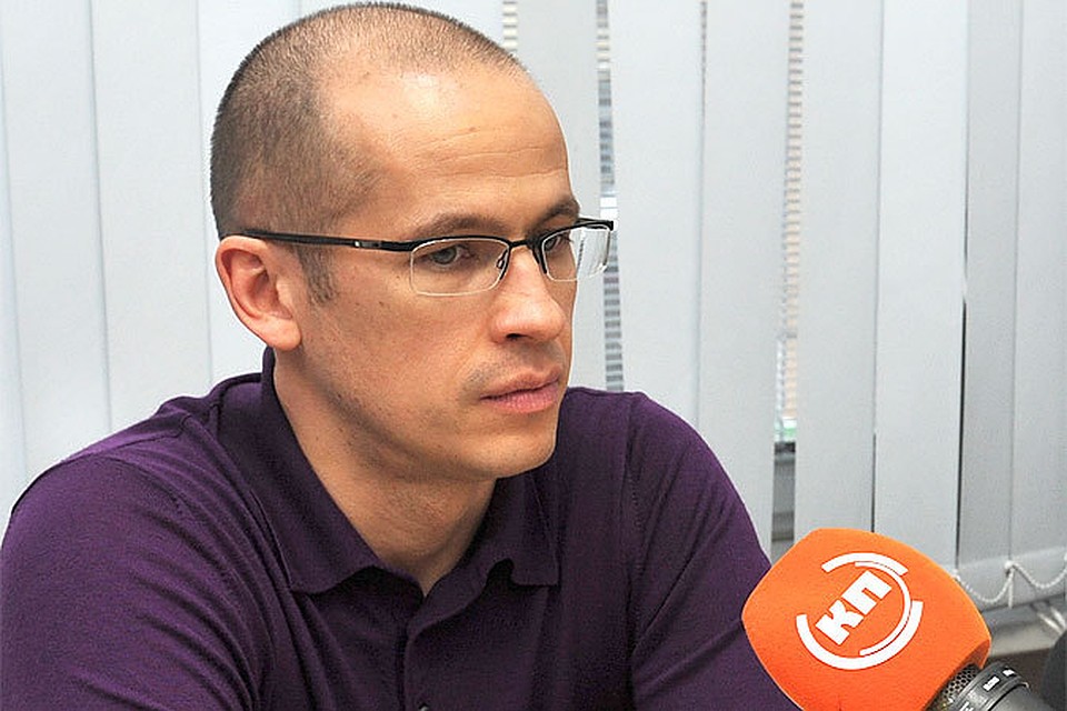 Секретарь Общественной палаты, сопредседатель Общероссийского народного фронта Александр Бречалов в студии радио "Комсомольская правда".