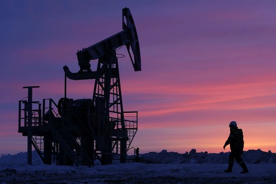 Цены на нефть во вторник утром упали на 3%
