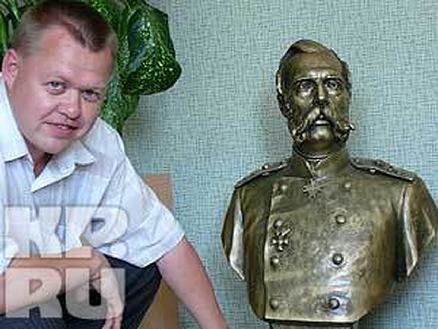 Меценатом установки бюста выступил местный нотариус Николай Бызов