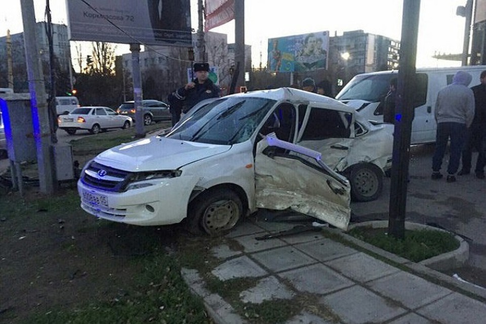 Водитель и пассажир отечественного автомобиля скончались в больнице. Фото: https://vk.com/avarii05