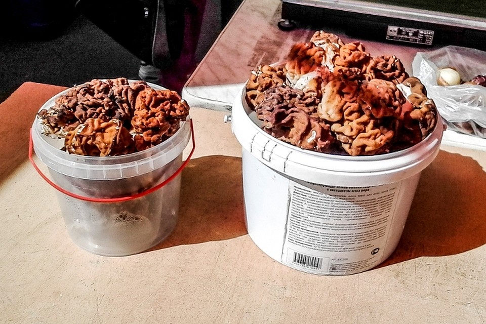 Чаще всего на рынках торгуют строчками.