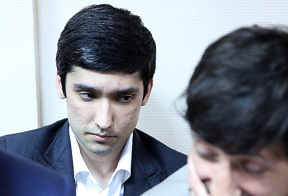 Сын вице-президента "Лукойла" Руслан Шамсуаров (слева) на заседании Гагаринского суда. ФОТО Михаил Почуев/ТАСС