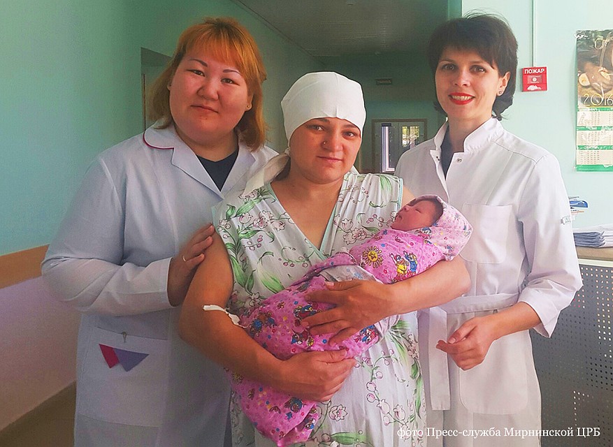 Пока женщина рожала в якутской тайге, полицейский отгонял от нее медведей