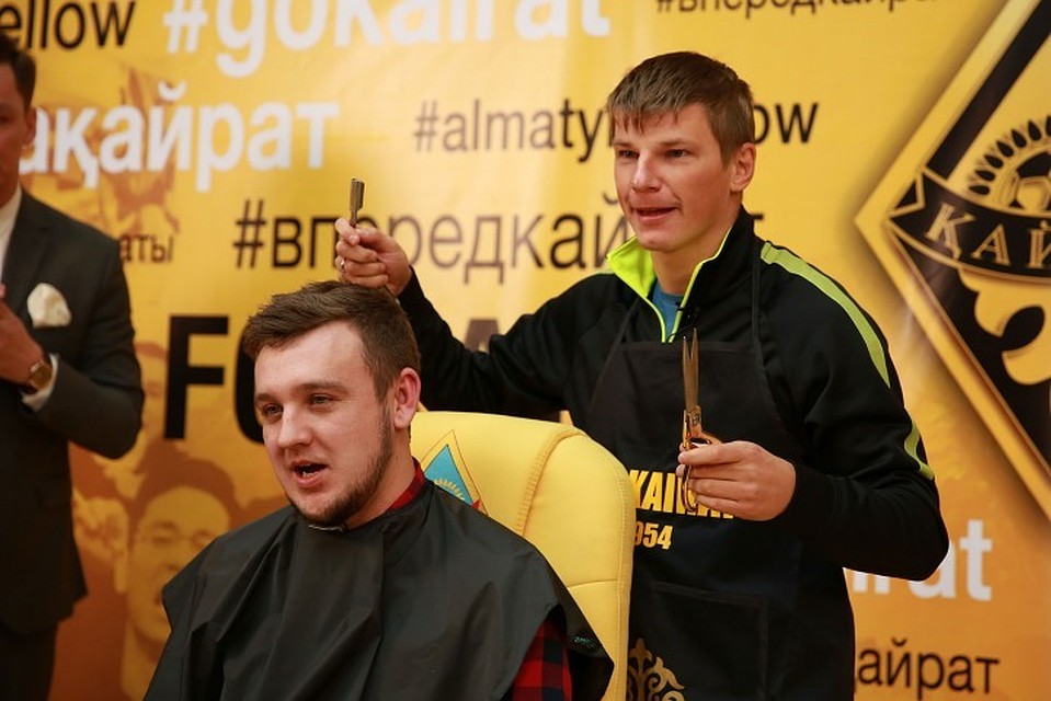 Аршавин побрил журналиста наголо Фото: ФК "Кайрат"