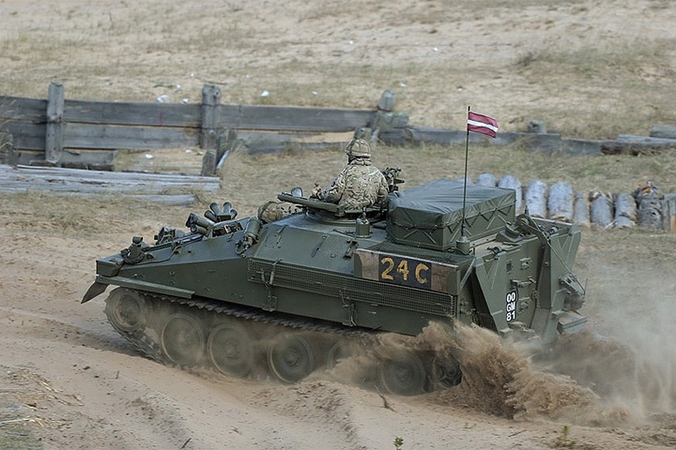 Латвия намерена закупить у Великобритании старую технику. Фото: с сайта military-informant.com