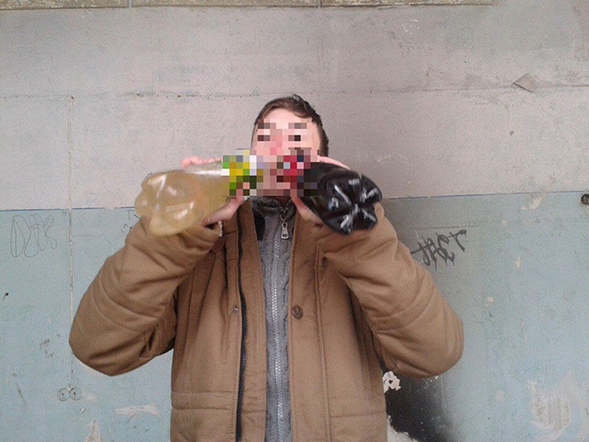 Подростки выкладывают фото с алкоголем, и это еще цветочки