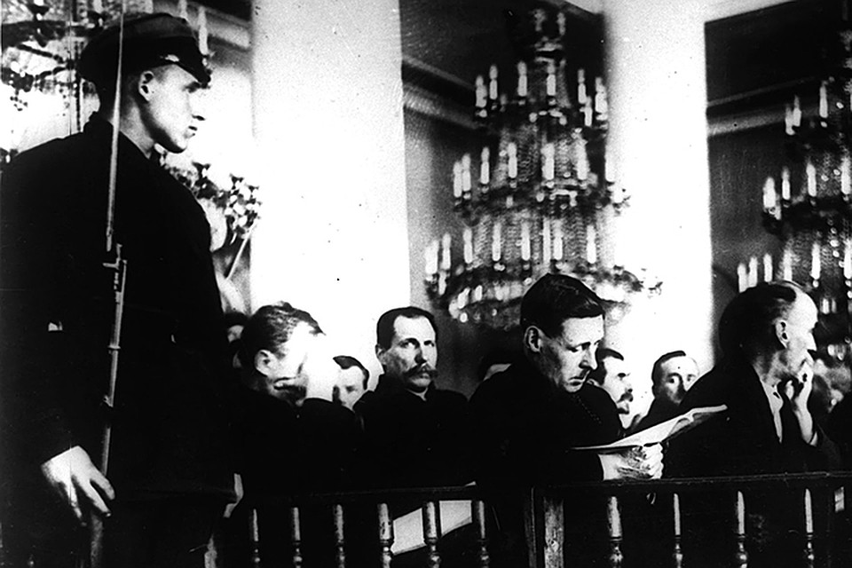 Нужно отделить тех, кто на самом деле был палачом от тех, кто оказался в той же организации по другим причинам