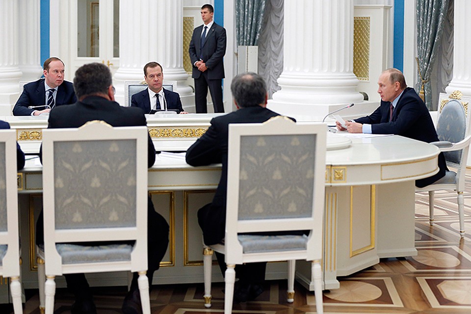 Путин в очередной раз напомнил, что и "оборонка" должна активней заниматься конверсией, но не кастрюльной, а высокотехнологичной. Фото: Дмитрий Астахов/ТАСС